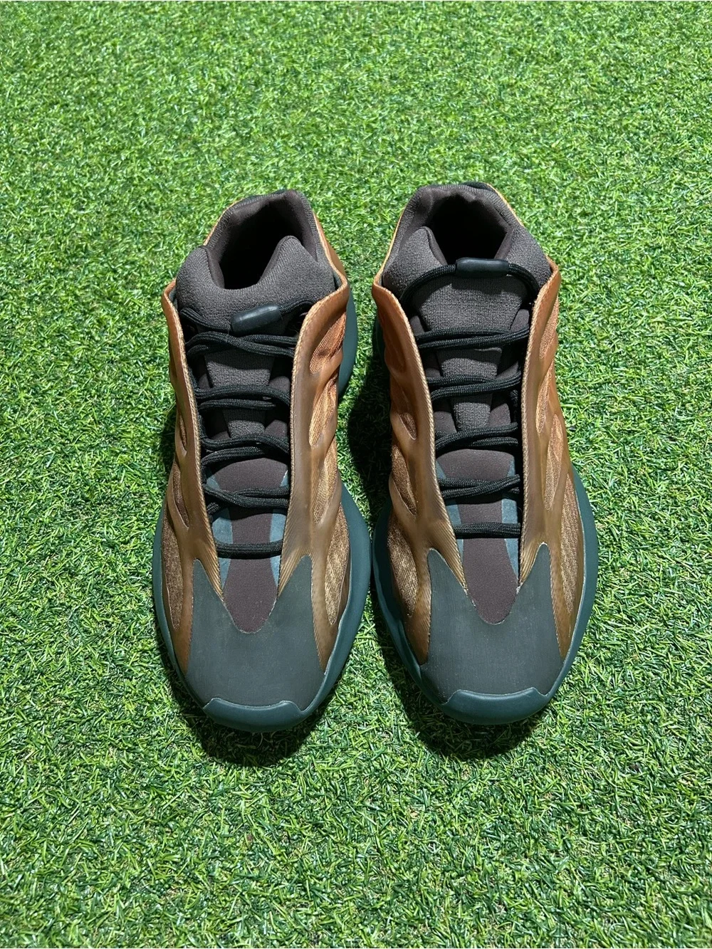 Men’s Adidas Yeezy 700 V2 Copper